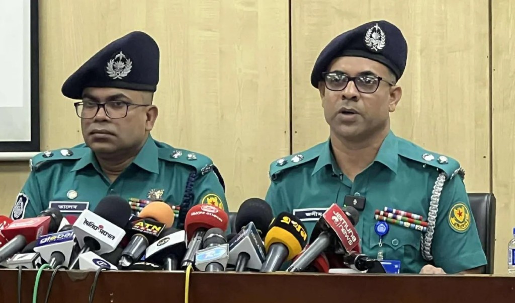 চাঁদাবাজি নয়, ব্যবসায়িক দ্বন্দ্বে খুন হন সোহাগ: দাবি পুলিশের 4 চাঁদাবাজি নয় ব্যবসায়িক দ্বন্দ্বে খুন হন সোহাগ দাবি পুলিশের 1752318059 চাঁদাবাজি নয়, ব্যবসায়িক দ্বন্দ্বে খুন হন সোহাগ: দাবি পুলিশের