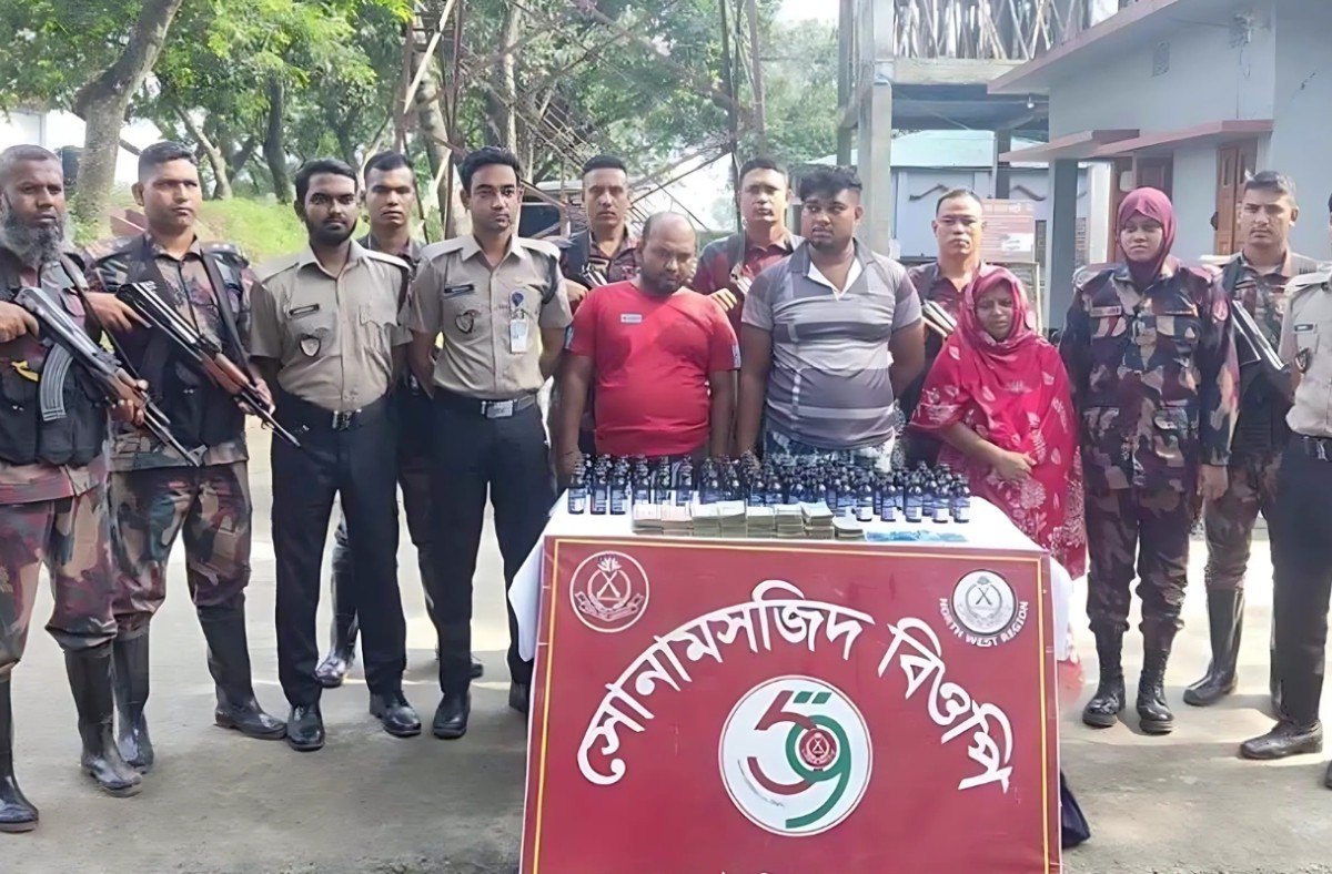 চাঁপাইনবাবগঞ্জে বিপুল পরিমাণ মাদকসহ আটক ৩