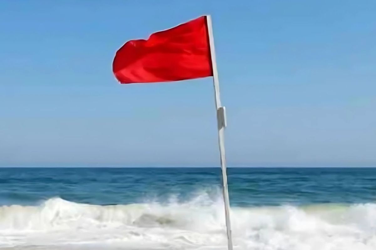 চার সমুদ্রবন্দরে ৩ নম্বর সতর্ক সংকেত
