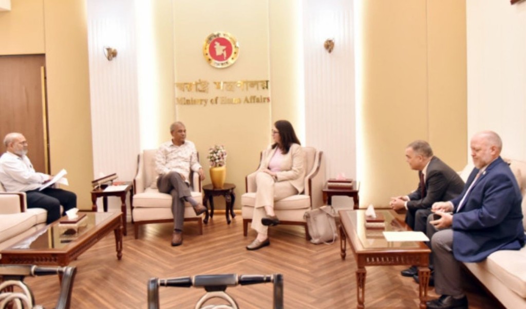 জঙ্গিবাদ নিয়ে বাংলাদেশকে সতর্ক থাকার পরামর্শ মার্কিন দূতের 1752158776 জঙ্গিবাদ নিয়ে বাংলাদেশকে সতর্ক থাকার পরামর্শ মার্কিন দূতের
