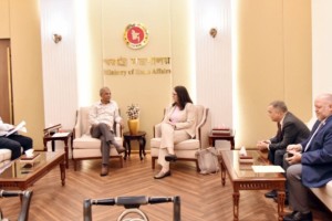 জঙ্গিবাদ নিয়ে বাংলাদেশকে সতর্ক থাকার পরামর্শ মার্কিন দূতের