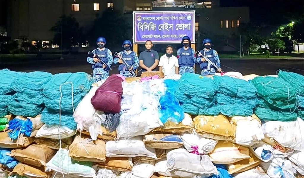 জাল পলিথিন জব্দ 1752909593 চরফ্যাশনে সাড়ে ১৪ কোটি টাকার অবৈধ জাল ও পলিথিন জব্দ