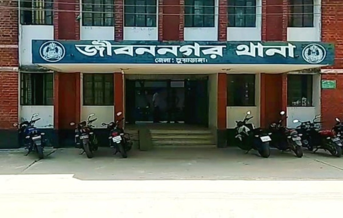 চুয়াডাঙ্গায় বিয়ের আশ্বাস দিয়ে কিশোরীকে ধর্ষণ, যুবক গ্রেপ্তার