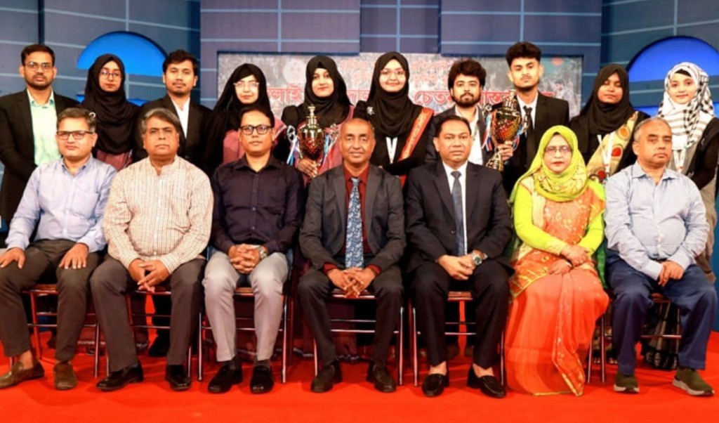ট্রাইব্যুনালে সাজাপ্রাপ্তরা নির্বাচনে অংশ নিতে পারবেন না: অ্যাটর্নি জেনারেল 5 ট্রাইব্যুনালে সাজাপ্রাপ্তরা নির্বাচনে অংশ নিতে পারবেন না 1751718774 ট্রাইব্যুনালে সাজাপ্রাপ্তরা নির্বাচনে অংশ নিতে পারবেন না: অ্যাটর্নি জেনারেল