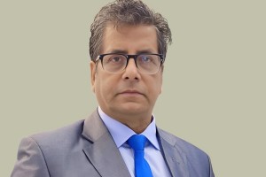 ড. ইউনূস দেশটাকে তছনছ করতে এসেছেন: আনিস আলমগীর