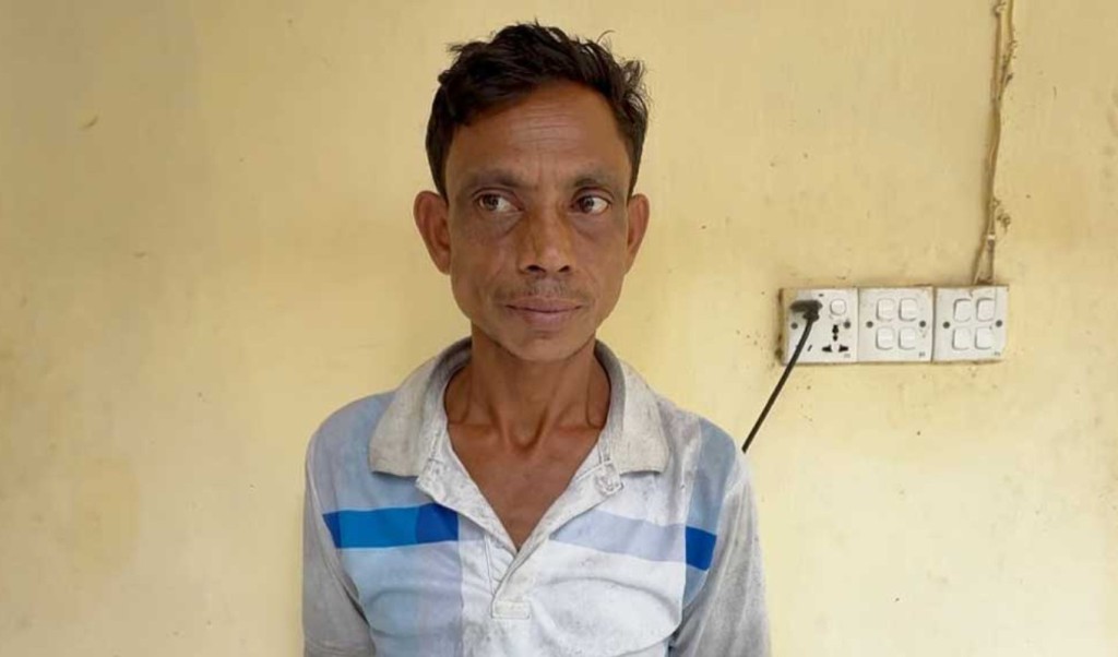 ডেকে নিয়ে ধর্ষণের অভিযোগে প্রতিবেশী গ্রেপ্তার, গুরুতর অবস্থায় হাসপাতালে শিশুটি 3 ডেকে নিয়ে শিশুকে ধর্ষণের অভিযোগে প্রতিবেশী গ্রেপ্তার 1752925273 ডেকে নিয়ে ধর্ষণের অভিযোগে প্রতিবেশী গ্রেপ্তার, গুরুতর অবস্থায় হাসপাতালে শিশুটি