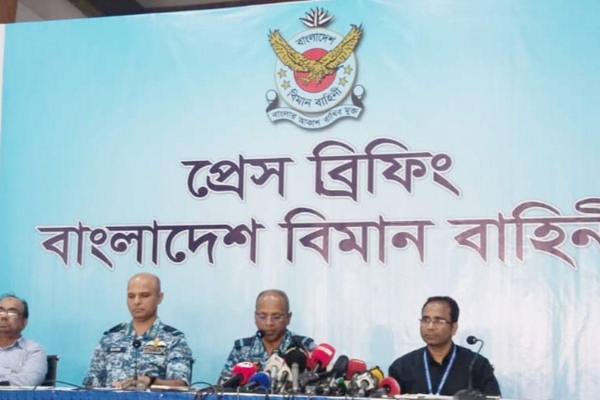ঢাকা থেকে জঙ্গিবিমান ঘাঁটি সরানোর পরিকল্পনা নেই: বিমানবাহিনী