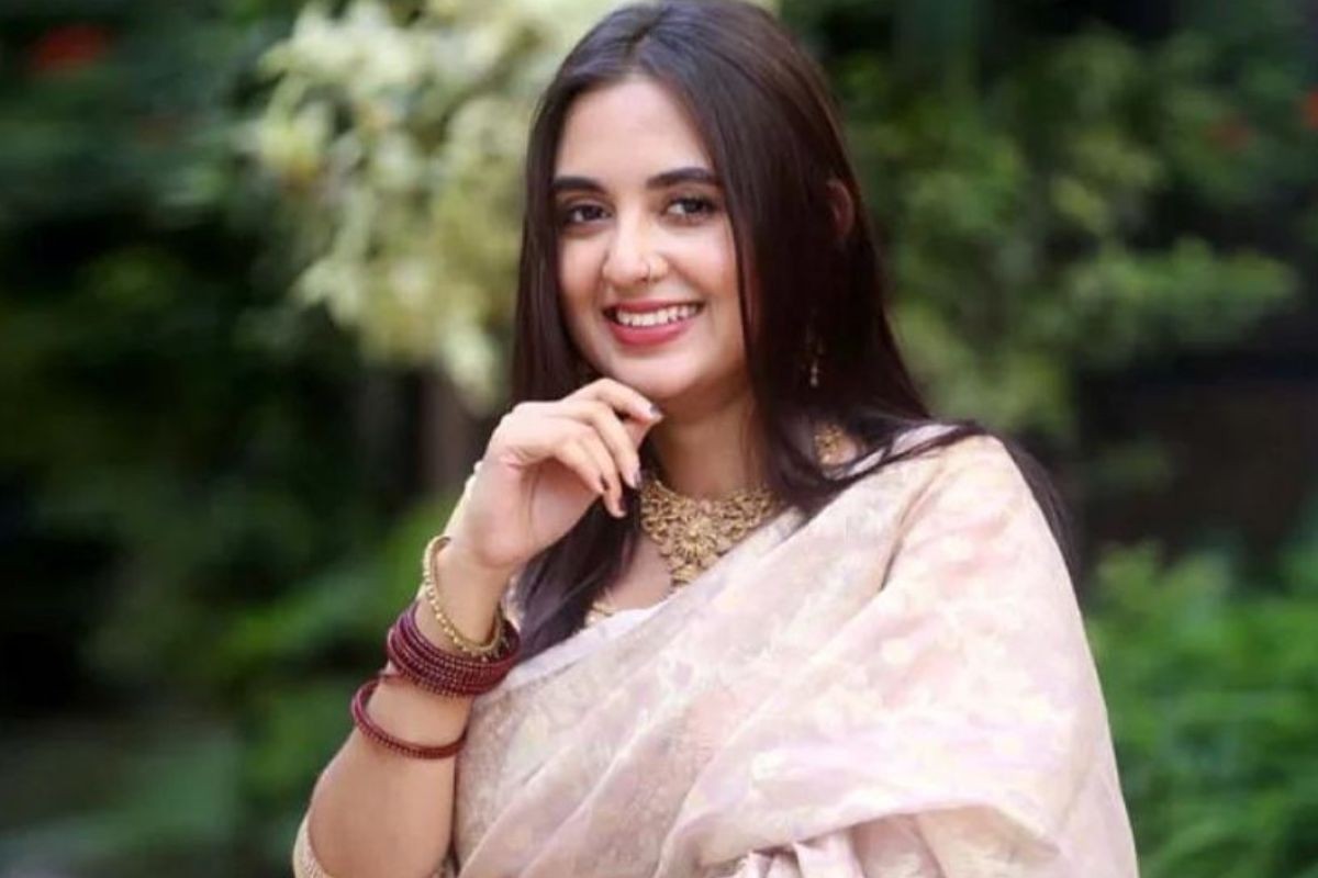 বিয়ের পর অভিনয় করতে চান না তানিয়া বৃষ্টি