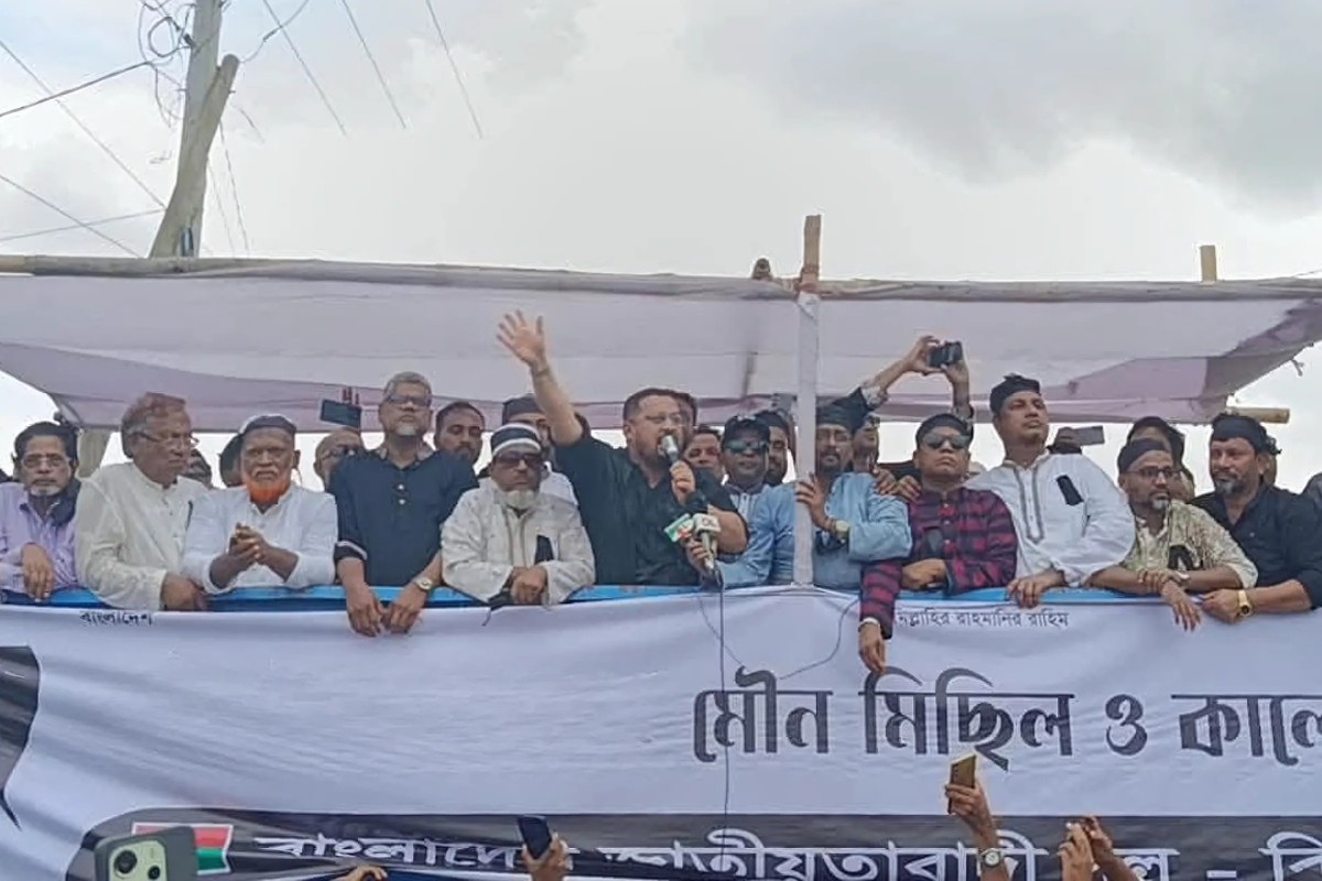 ‘তারেক রহমানকে নিয়ে অপপ্রচার চালালে পিঠের চামড়া থাকবে না’