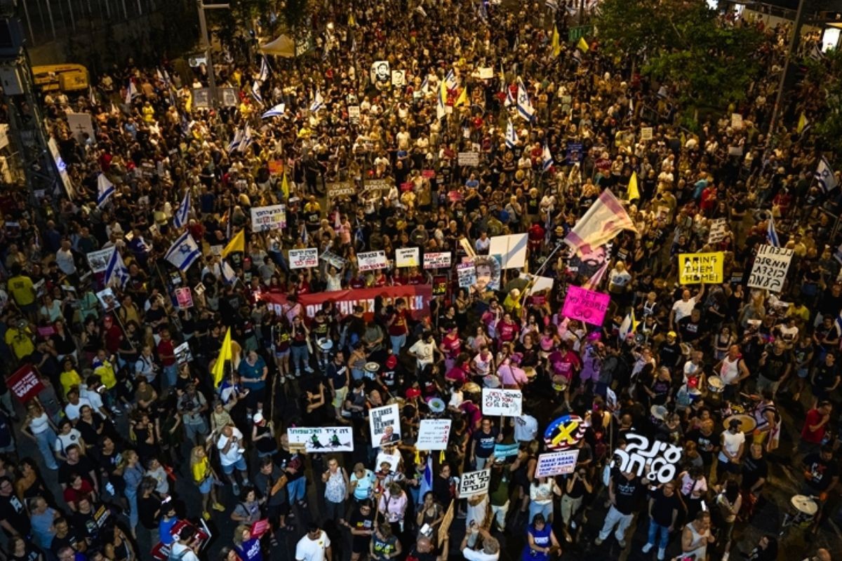 তেল আবিবের রাজপথে হাজারো জনতার বিক্ষোভ