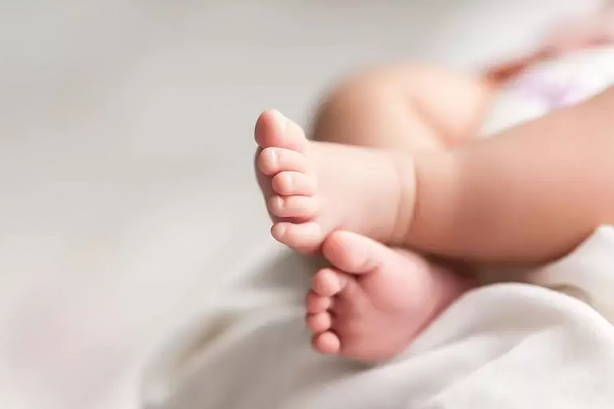 দামি পোশাক কিনতে দুই ছেলেকে বিক্রি করলেন মা!
