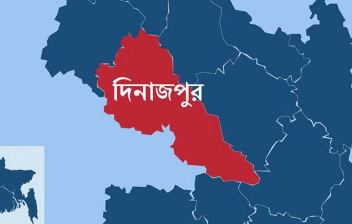 অভিযানের ভিডিও করায় পুলিশের ‘অশালীন ভঙ্গি’ দুই পুলিশ অবরুদ্ধ