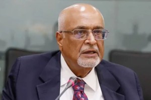 অন্তর্বর্তী সরকারের ভেতরেও আরেকটা সরকার আছে: দেবপ্রিয় ভট্টাচার্য