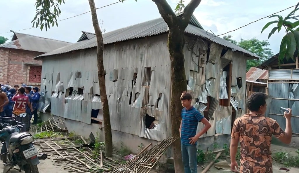 ধর্ম অবমাননার অভিযোগে কিশোর গ্রেপ্তার ১৫ বাড়ি ভাঙচুর 1753670638 ধর্ম অবমাননার অভিযোগে কিশোর গ্রেপ্তার, সনাতন ধর্মাবলম্বীদের ১৫ বাড়ি ভাঙচুর