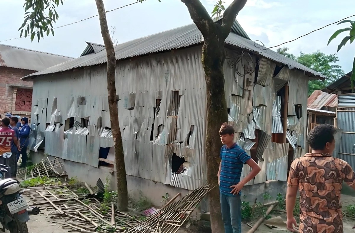 ধর্ম অবমাননার অভিযোগে কিশোর গ্রেপ্তার, সনাতন ধর্মাবলম্বীদের ১৫ বাড়ি ভাঙচুর