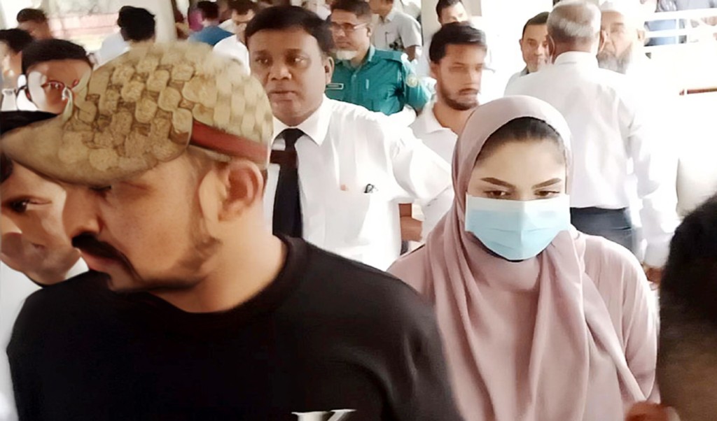 নির্দোষ বললেন নাসির ও তামিমা 1752477326 তালাক না দিয়েই অন্যের স্ত্রীকে বিয়ে: আদালতে নিজেদের নির্দোষ বললেন নাসির ও তামিমা