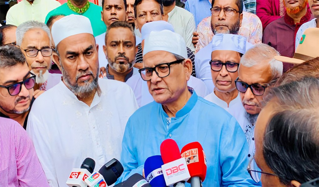 নির্বাচনের মাধ্যমেই রাইট ট্র‌্যাকে ফিরব 1751871946 নির্বাচনের মাধ্যমেই বাংলাদেশ 'রাইট ট্র্যাকে' ফিরবে: মির্জা ফখরুল