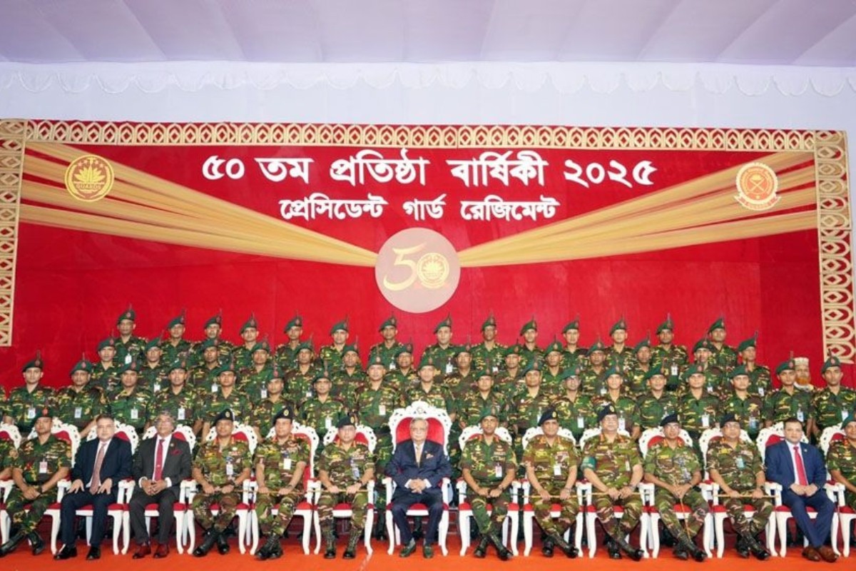 নেতৃত্বের প্রতি অনুগত থেকে দায়িত্ব পালনের নির্দেশ রাষ্ট্রপতির