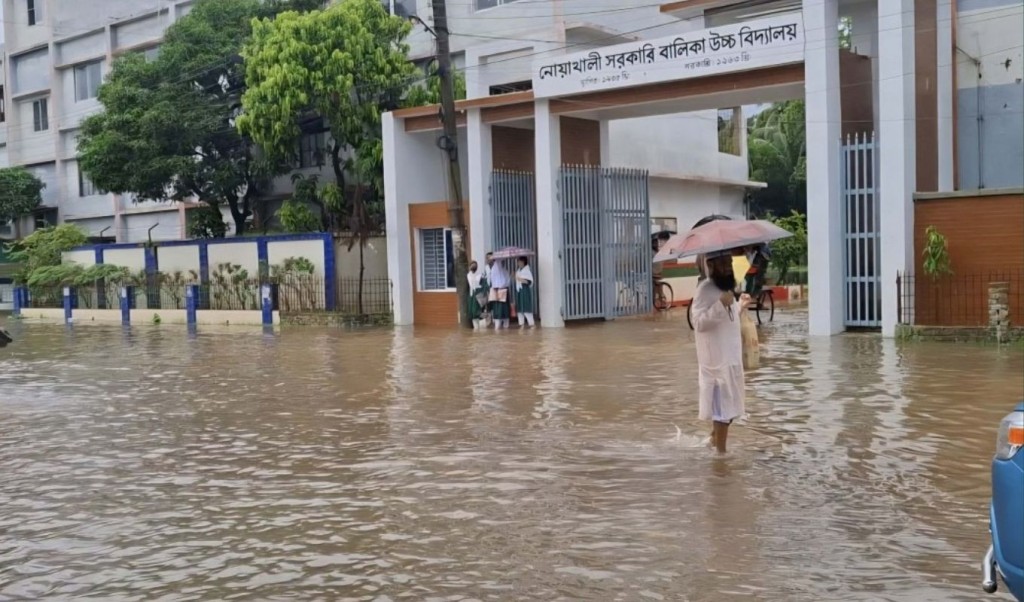 অতিবৃষ্টিতে নোয়াখালীতে ১৮০০ শিক্ষা প্রতিষ্ঠান বন্ধ ঘোষণা 3 নোয়াখালীতে ১৮০০ শিক্ষা প্রতিষ্ঠান বন্ধ ঘোষণা 1752075835 অতিবৃষ্টিতে নোয়াখালীতে ১৮০০ শিক্ষা প্রতিষ্ঠান বন্ধ ঘোষণা