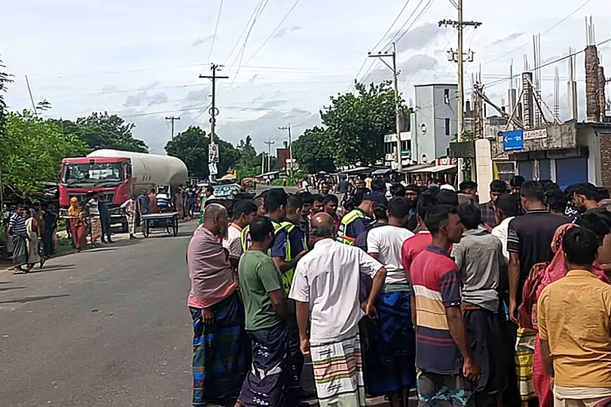 আইসক্রিমটা শেষ করতে পারলোনা রাবেয়া, পথে ট্রাকচাপায় নিহত