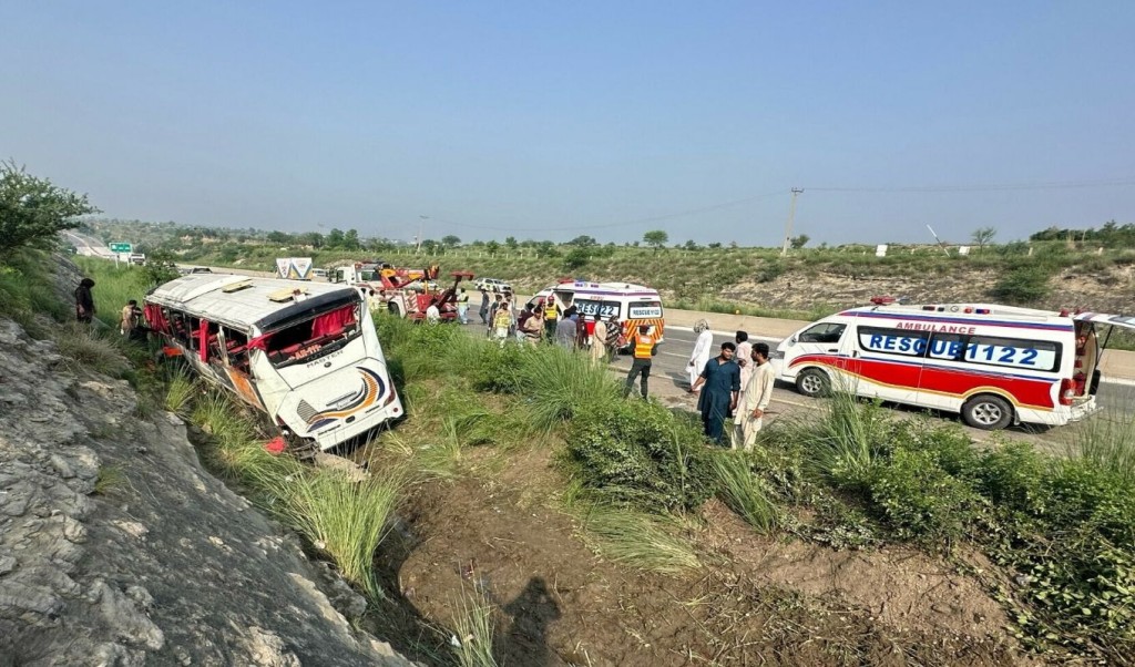 পাকিস্তানে যাত্রীবাহী বাস খাদে পড়ে নিহত ৯ 4 পাকিস্তানে যাত্রীবাহী বাস খাদে পড়ে নিহত ৯ 1753619810 পাকিস্তানে যাত্রীবাহী বাস খাদে পড়ে নিহত ৯
