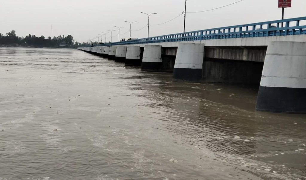 তিস্তার পানি বিপৎসীমার উপরে, পানিবন্দী হয়ে পড়েছে সহস্রাধিক পরিবার 3 পানি বন্দী হয়ে পড়েছে সহস্রাধিক পরিবার 1753842233 তিস্তার পানি বিপৎসীমার উপরে, পানিবন্দী হয়ে পড়েছে সহস্রাধিক পরিবার