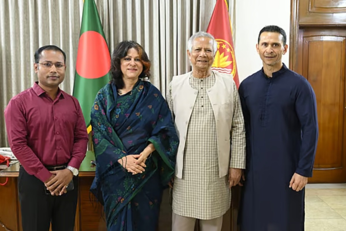 প্রধান উপদেষ্টার সঙ্গে তাজউদ্দীন আহমদের ছেলে-মেয়ের সৌজন্য সাক্ষাৎ
