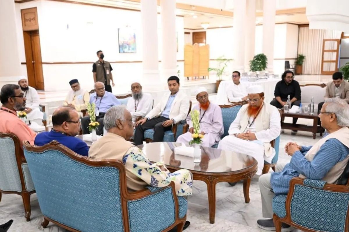 প্রধান উপদেষ্টার সঙ্গে ১৪ দলের বৈঠক শুরু