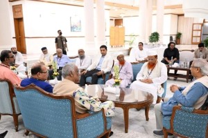 প্রধান উপদেষ্টার সঙ্গে ১৪ দলের বৈঠক শুরু