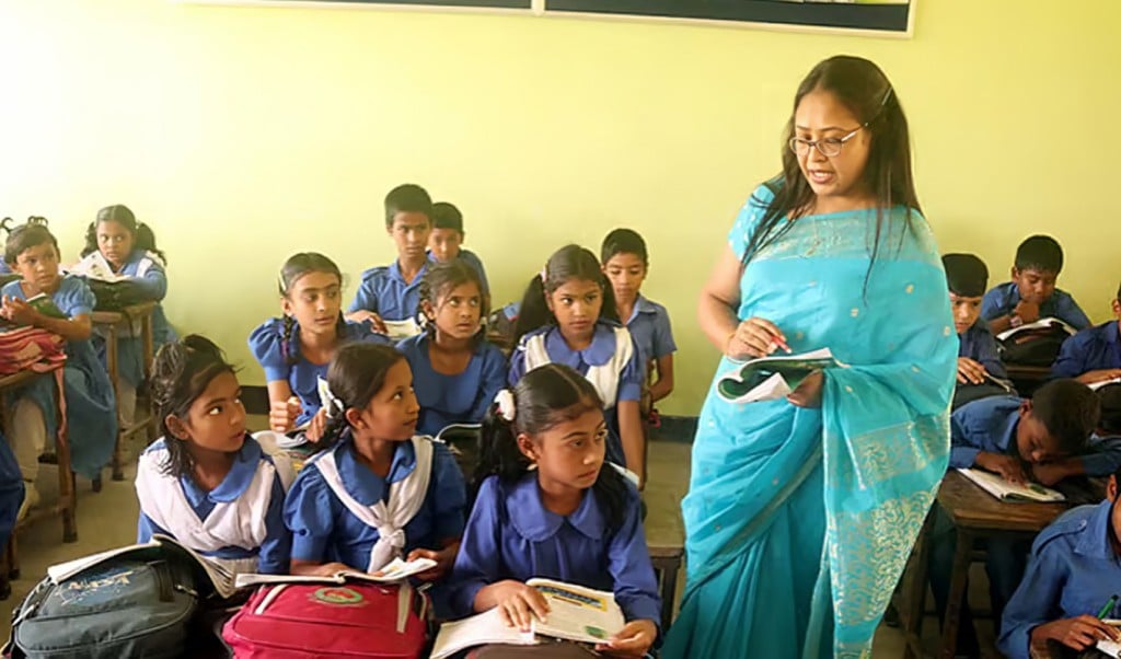 প্রাথমিকে 1752567351 প্রাথমিকে ‘সহকারী শিক্ষক’ পদ থাকছে না