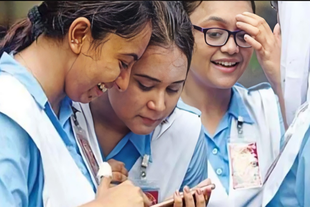 এসএসসি ফলাফলে ১৫ বছরের রেকর্ড ভাঙলো