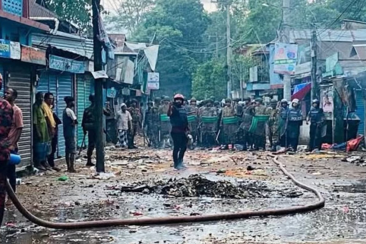 ফেসবুকে লেখালেখি নিয়ে ২ গ্রামবাসীর সংঘর্ষে শতাধিক আহত, ১৪৪ ধারা জারি