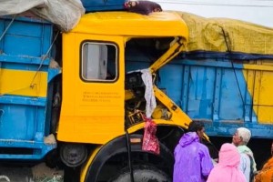 বগুড়ায় দাঁড়িয়ে থাকা ট্রাকের পেছনে ধাক্কা, নিহত ১