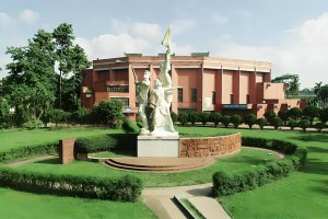 হলের নাম ফজিলাতুন্নেছা মুজিব বহাল রাখার দাবি করায় ১৫ ছাত্রী বহিষ্কার