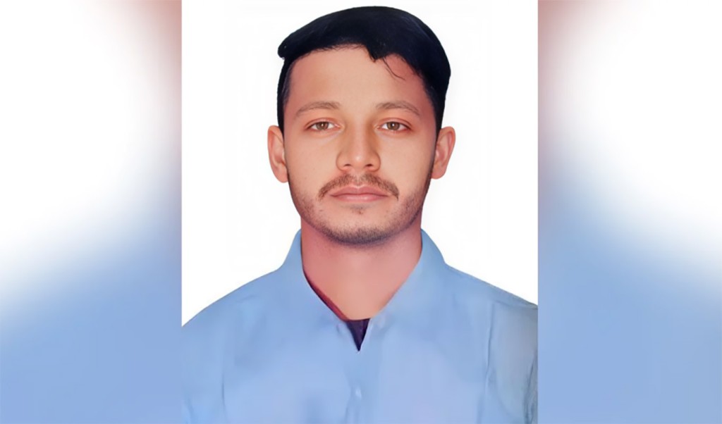 বাবার কবর জিয়ারত করে মৃত্যু 1752216900 বাবার কবর জিয়ারত করতে গিয়ে প্রাণ হারালেন ছেলে