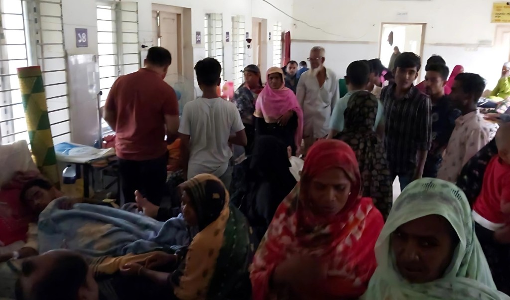 বিএনপির দুই পক্ষের সংঘর্ষ গোলাগুলিতে আহত ১৫ সদস্য সচিবসহ বহিষ্কার ১০ 1752223522 বিএনপির দুই পক্ষের সংঘর্ষ-গোলাগুলিতে আহত ১৫, সদস্য সচিবসহ বহিষ্কার ১০
