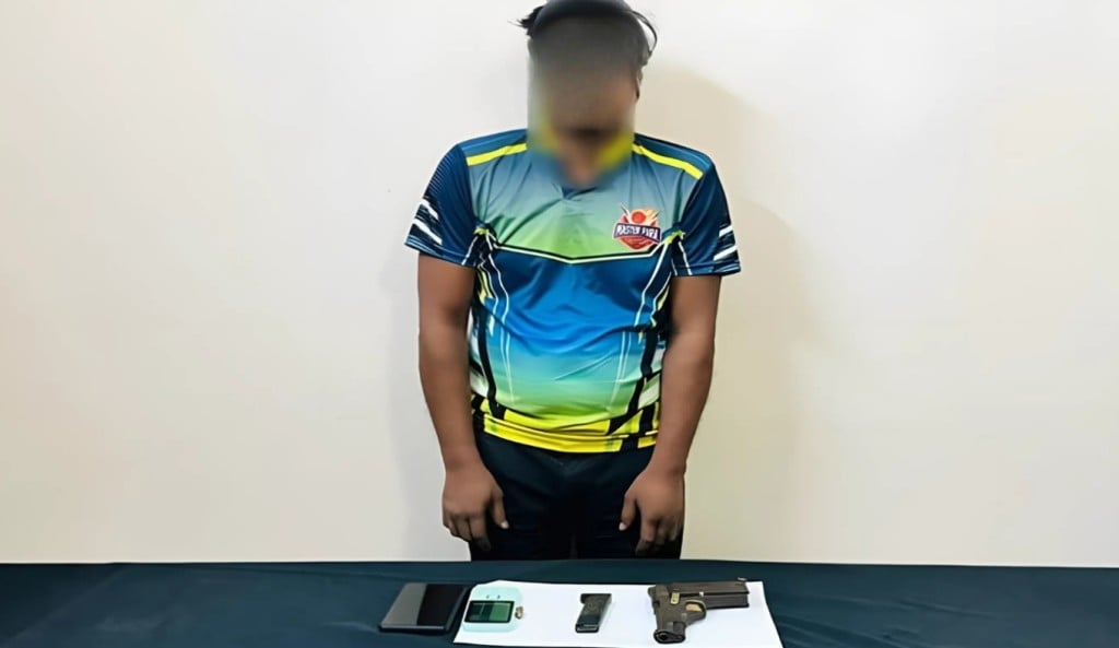 বিদেশী অস্ত্রসহ ‘ককটেল মুরাদ গ্রেপ্তার 1753086522 বিদেশি অস্ত্রসহ ‘ককটেল মুরাদ’ গ্রেপ্তার