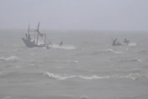 বিপৎসীমার ওপরে বরিশালের পাঁচটি নদীর পানি, সতর্ক সংকেত