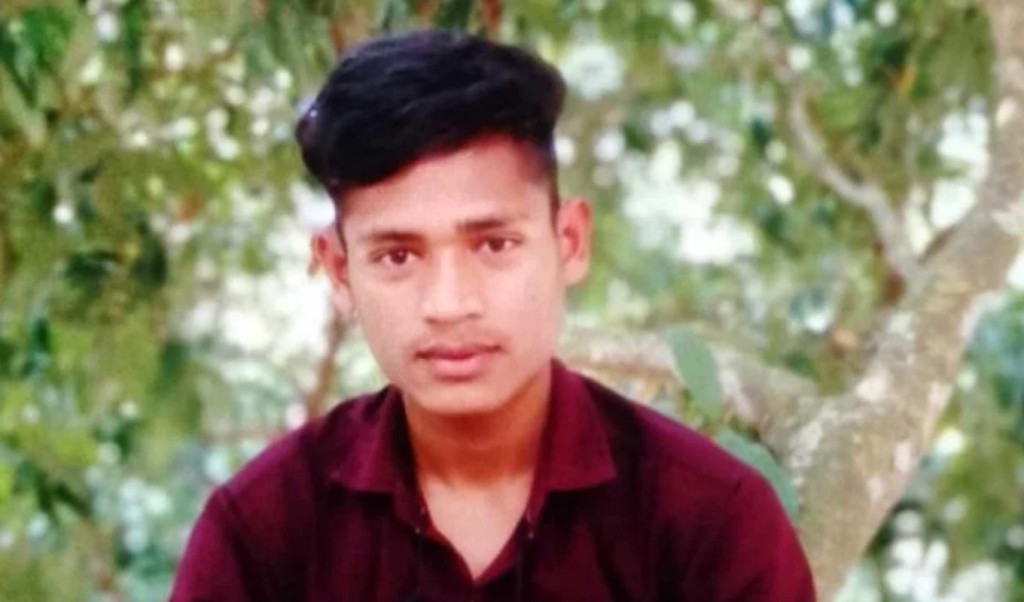 বিয়ের দাবিতে প্রেমিকের বাড়িতে তরুণীর অবস্থান, যুবক উধাও 6 বিয়ের দাবিতে প্রেমিকের বাড়িতে তরুণীর অবস্থান 1752037148 বিয়ের দাবিতে প্রেমিকের বাড়িতে তরুণীর অবস্থান, যুবক উধাও
