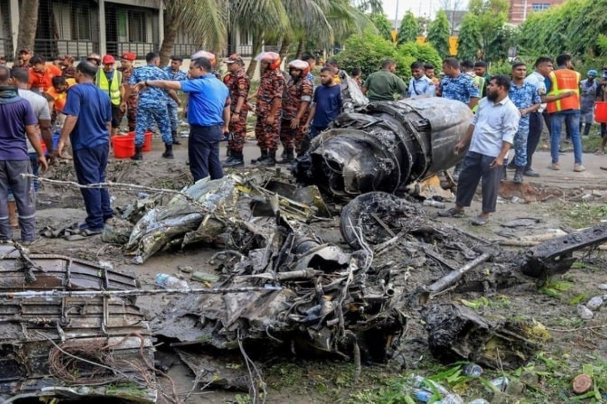 বিশ্বব্যাপী শিক্ষাপ্রতিষ্ঠানে বিমান আছড়ে পড়ার আরও যত ঘটনা
