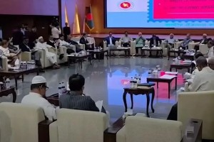 জাতীয় ঐকমত্য কমিশনের বৈঠক থেকে বিএনপির ওয়াক আউট, পরে আবারও যোগদান