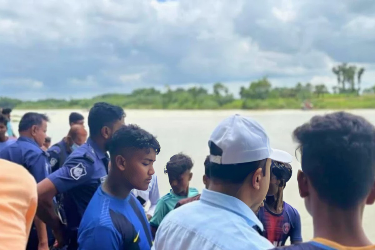 ব্রহ্মপুত্র নদে নৌকাডুবি, ৩ জন নিখোঁজ