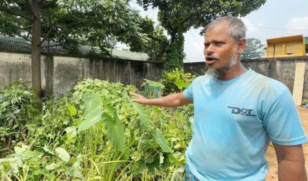 মাইলস্টোন ট্র্যাজেডিতে নিহতদের সরকার নির্ধারিত জায়গায় দাফন করতে সম্মত হননি কেউ 5 মাইলস্টোন ট্র্যাজেডিতে নিহতদের সরকার নির্ধারিত জায়গায় দাফন করতে সম্মত হননি কেউ 1753270222 মাইলস্টোন ট্র্যাজেডিতে নিহতদের সরকার নির্ধারিত জায়গায় দাফন করতে সম্মত হননি কেউ