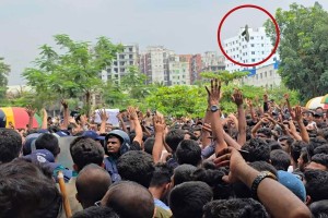 মাইলস্টোনে শিক্ষার্থীদের সঙ্গে পুলিশের ধাওয়া-পাল্টা ধাওয়া, মাথা ফাটলো ৩ শিক্ষার্থীর