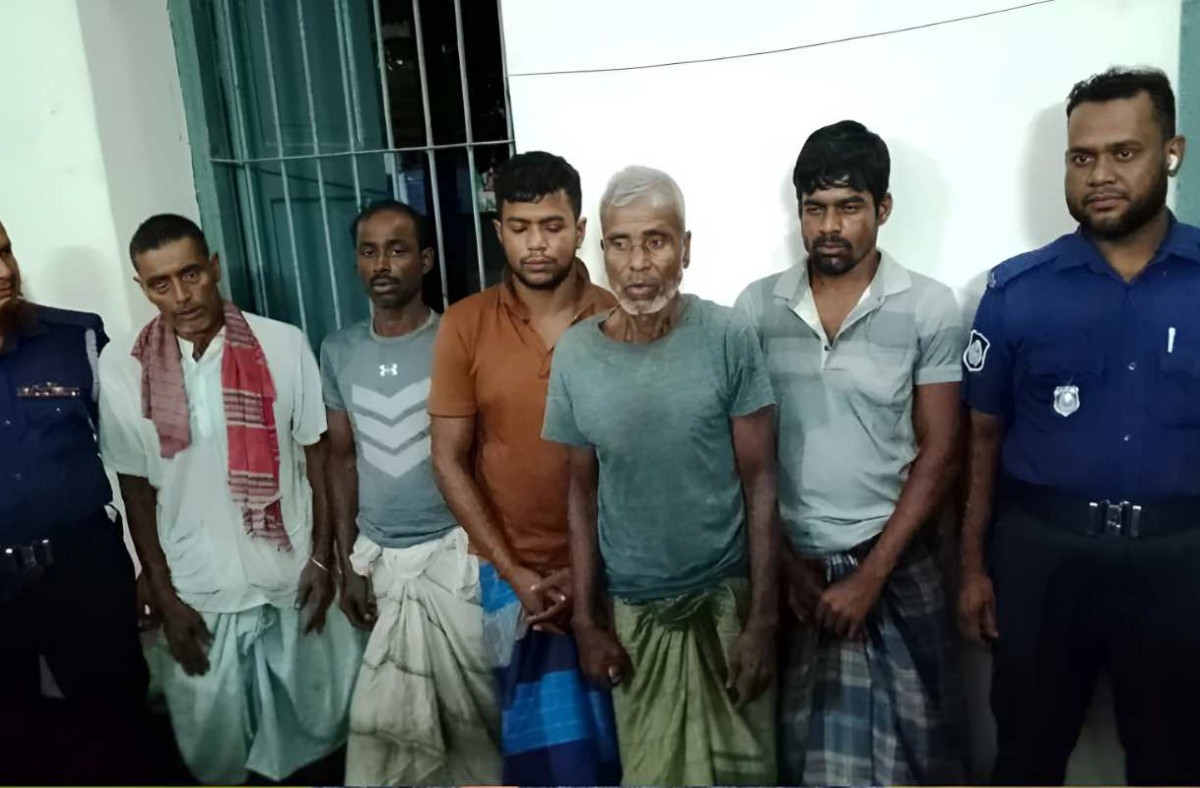 মাদারীপুরে উচ্চস্বরে গান বাজাতে নিষেধ করায় সেনা সদস্যের পা ভেঙে দিল দুর্বৃত্তরা