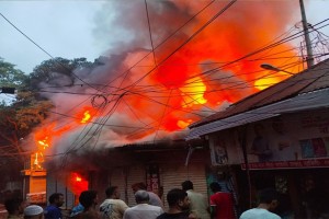 মাধবদীতে ভয়াবহ অগ্নিকাণ্ড, ৪২ দোকান পুড়ে ছাই