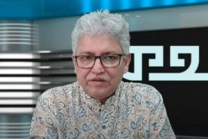 ভাড়া করা লোক এনে দেশ চালানো যায় না : মাসুদ কামাল