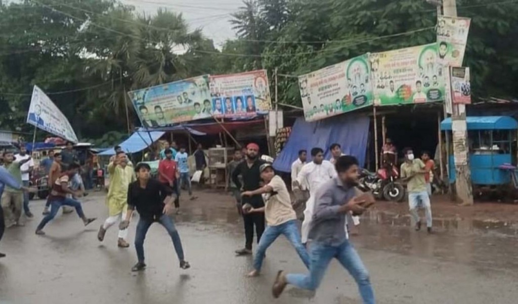 মুরাদনগরে উপদেষ্টা আসিফে সমর্থনে এনসিপির বিক্ষোভ সমাবেশ বিএনপির ধাওয়া 1753884667 আসিফ মাহমুদের সমর্থনে এনসিপির বিক্ষোভ, ধাওয়া দিল কায়কোবাদ সমর্থকরা, আহত অর্ধশত