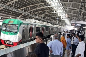 মেট্রোরেলে রক্ষণাবেক্ষণে গাফিলতি, উদ্বিগ্ন যাত্রীরা