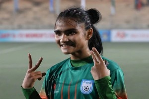 তিন ম্যাচ নিষিদ্ধের পাশাপাশি ৫০০ ডলার জরিমানা সাগরিকার